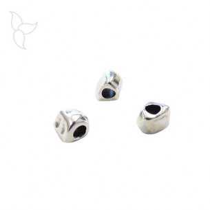 Perles argentées forme caillou cuir 3 mm