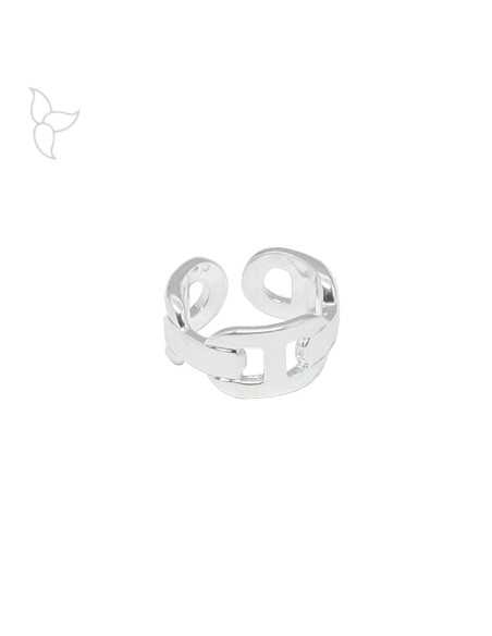 Bague ouverte constituée de mailles marine juxtaposées.