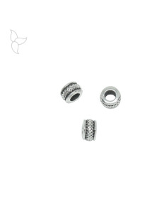 Small round silver pearl hole of 4.15 mm