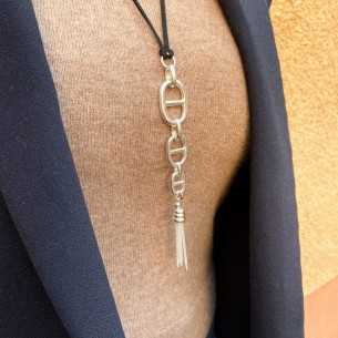Long chain with three Navy Link and suede