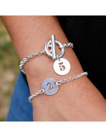 Collier toggle pastille chiffre