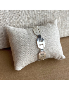 Silver plated opened smooth bracelet with solded navy mesh.