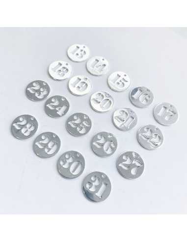 LOT / Pendentif médailles chiffres 16mm de 13 à 31, plaquées argent 10 microns