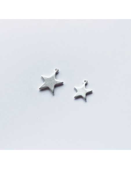 Pendentif étoile plate plaqué argent 10 microns, 2 tailles, par 10 pièces