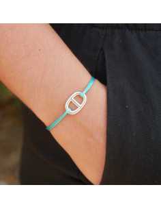 Coussin avec 10 bracelets cordons 2