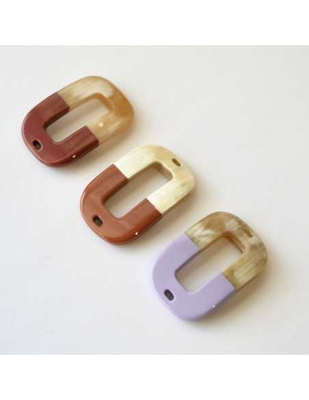 Pièce ovale incurvée pour bracelet en corne de buffle et laque rouge.