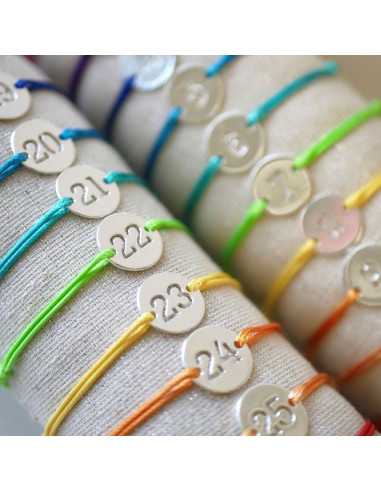 Lot de 16 bracelets chiffre S2