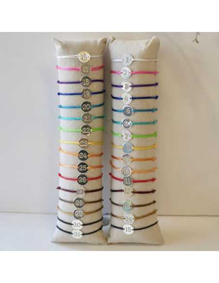 Lot de 16 bracelets chiffre S2