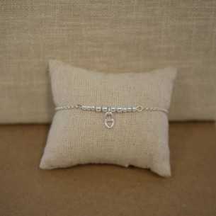 Bracelet chaine et perle avec pendentif