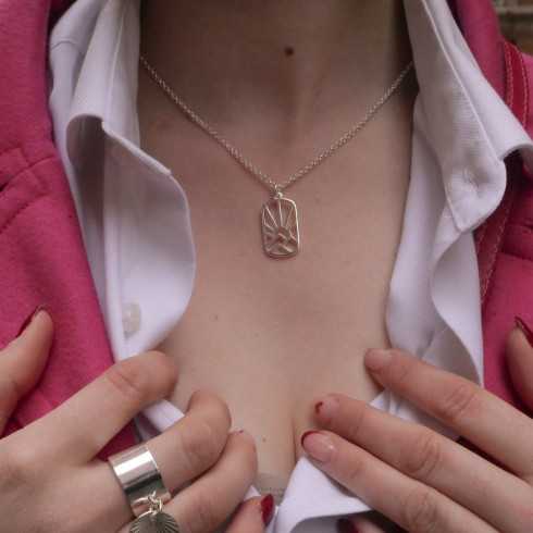 Pendentif stylisé "soleil levant" : Une nouveauté chez Hobbyjoux