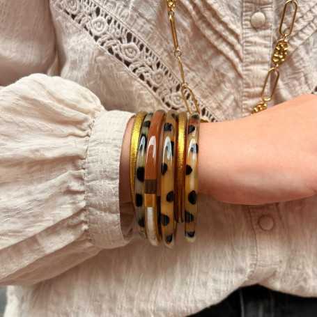 Jonc corne de buffle léopard panthère et laqué doré 6mm - Sucre et Cannelle grossiste en bijoux de corne de buffle